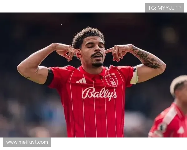 吉布斯怀特成森林队史第3位英超戴帽球员